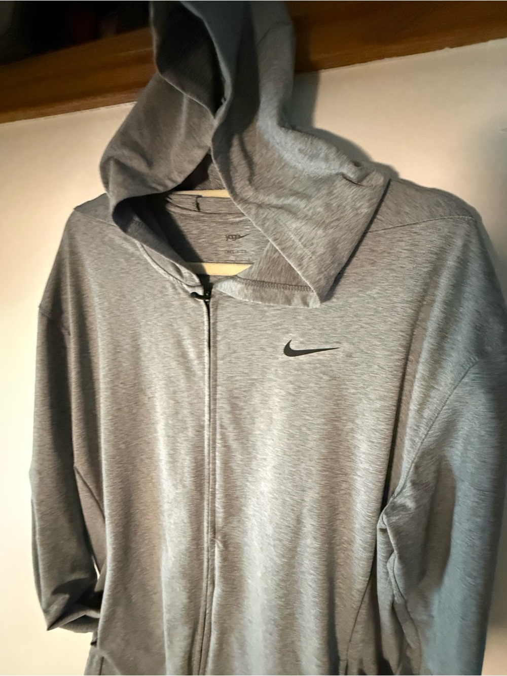 NIKE Yoga Dri-Fit Men’s Lightweight Gray Full-Zip Hoodie Jacket - Picture 7 of 9